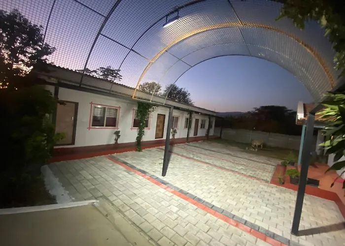 Rashi Homestay & Service Apartment