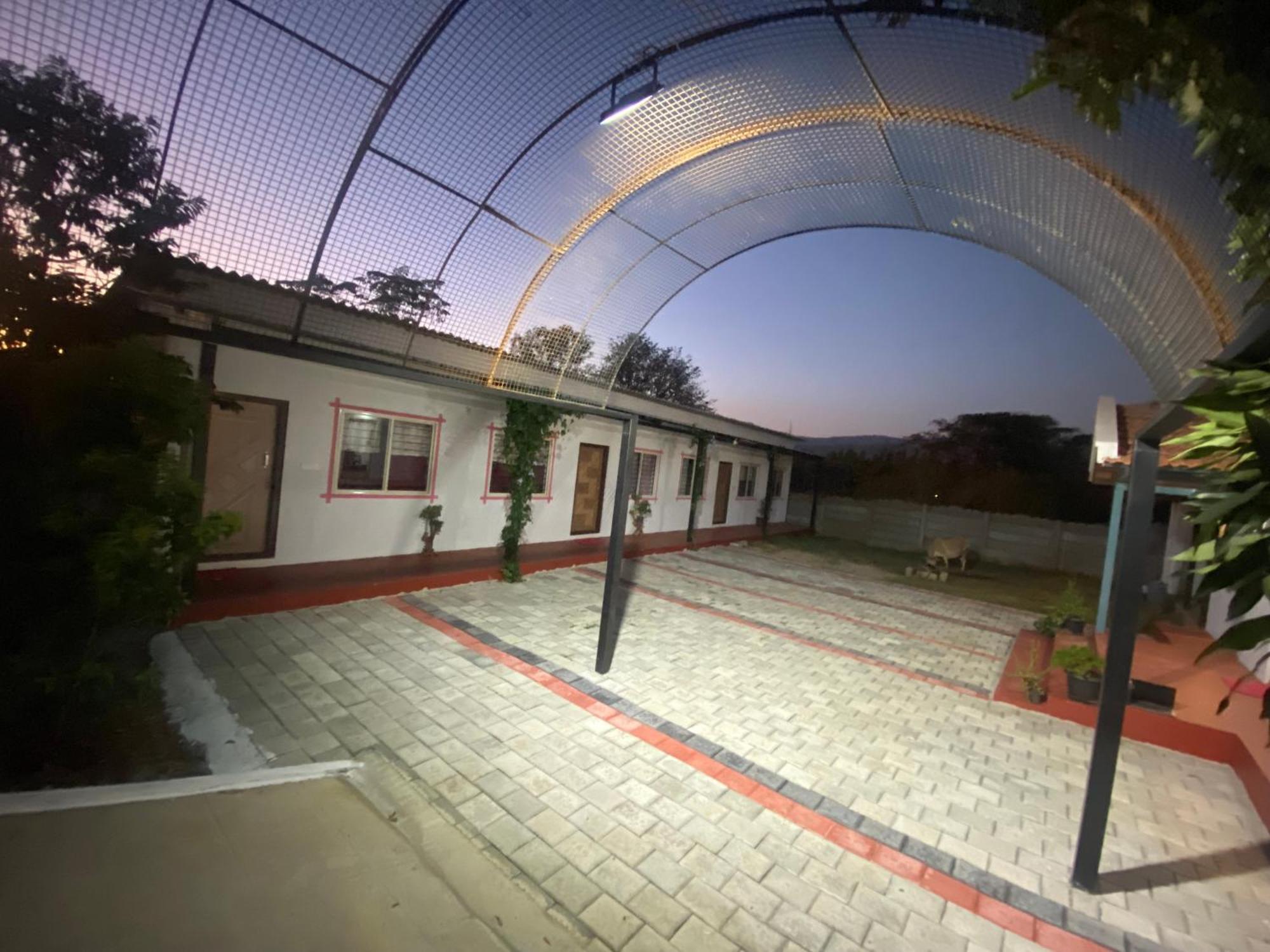 Rashi & Service Homestay