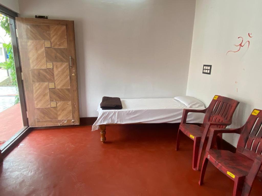 Homestay Rashi & Service