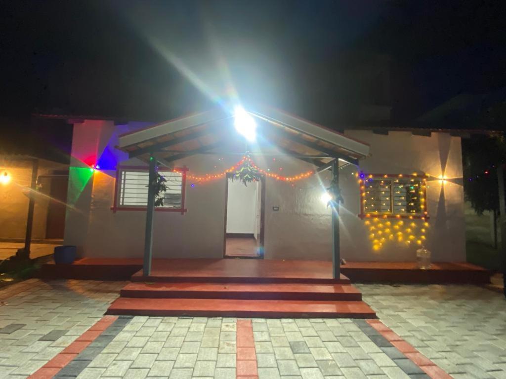 Rashi & Service Homestay
